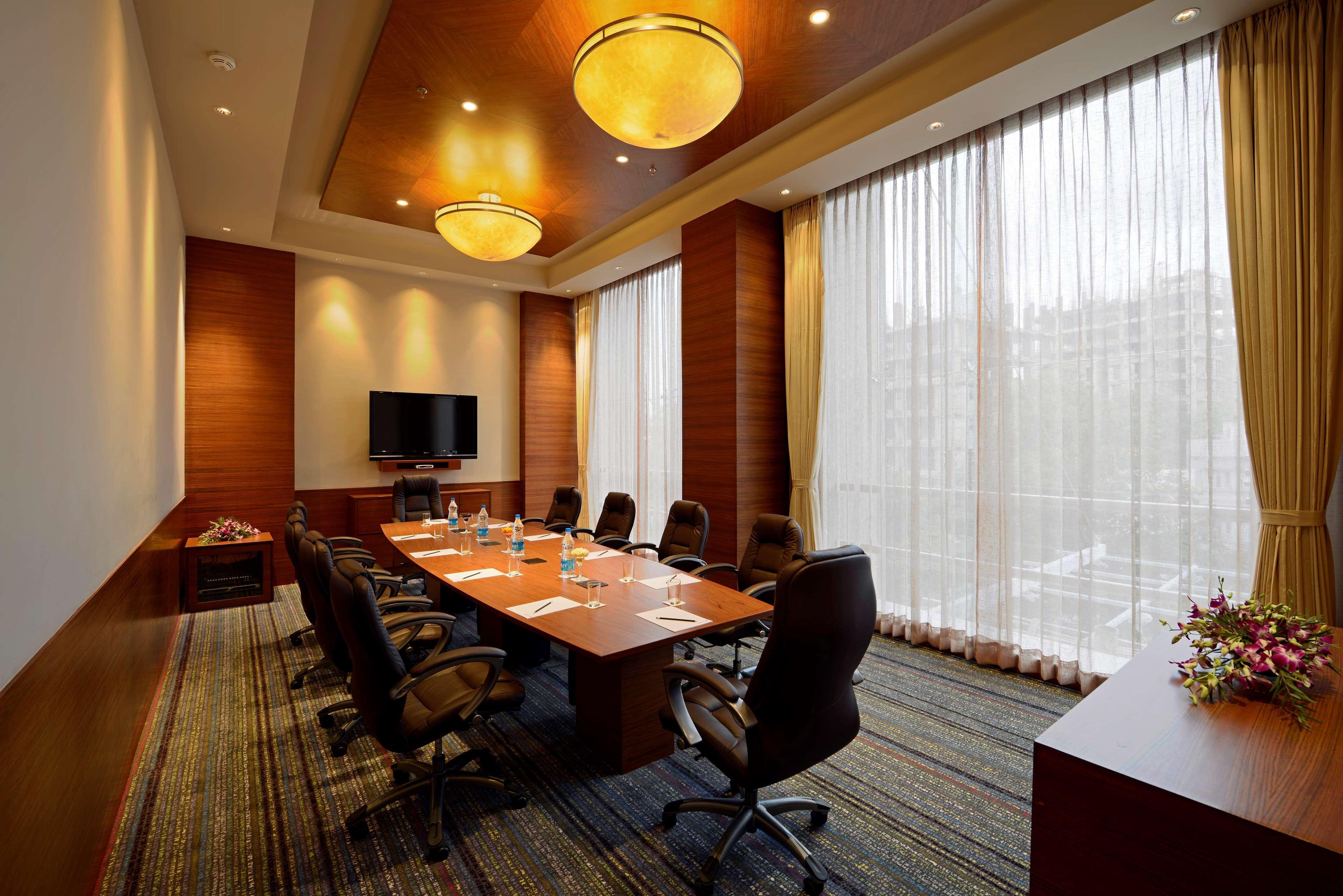 Radisson Blu Hotel Ахмедабад Екстер'єр фото Meeting room